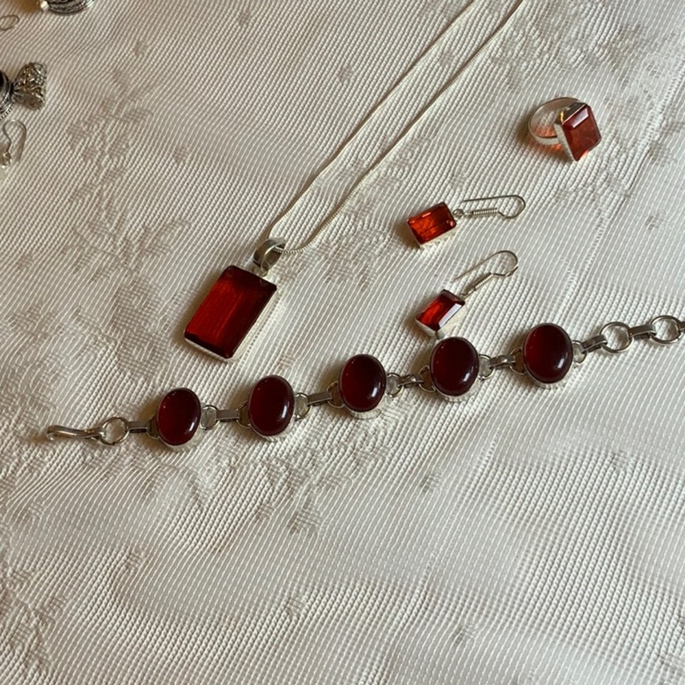 Elegant Red Jewelry Set
